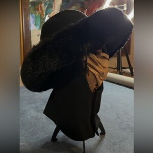 Vintage Eric Javits Elegant 100% Wool Black Hat with Fur Trim